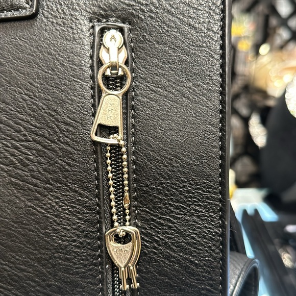 Conceal and carry handbag - Picture 13 of 16